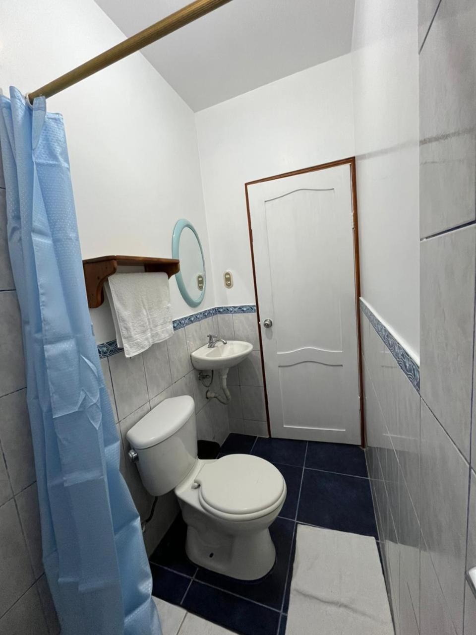 Hostal Neptuno - Poseidon Puerto Villamil Exterior foto
